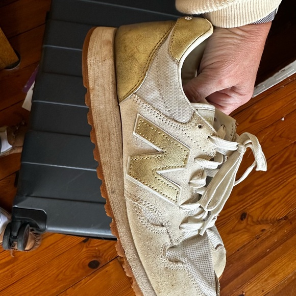 NB 520 Woman’s size 10 sneakers - Picture 5 of 9